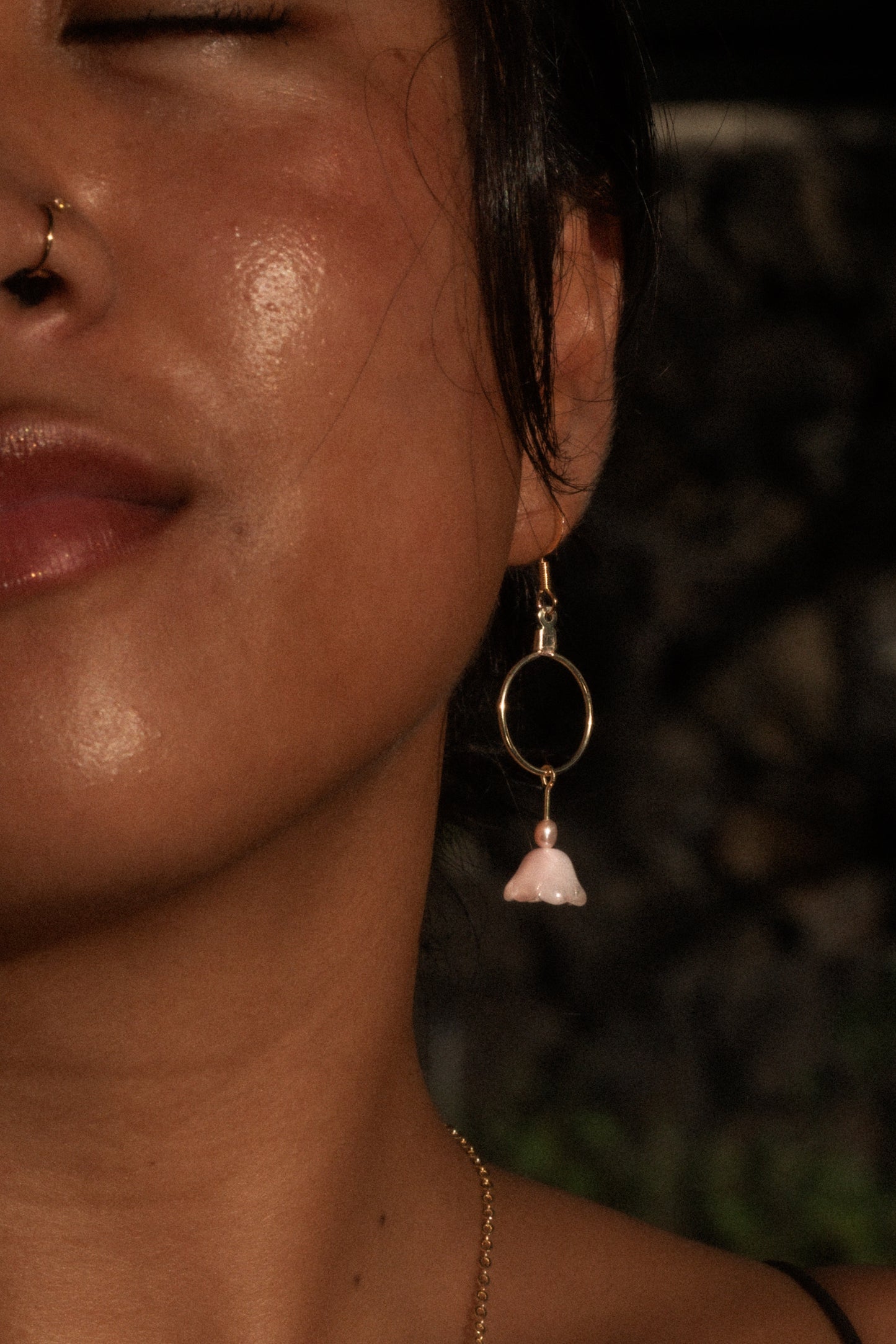 Flower hoop earrings