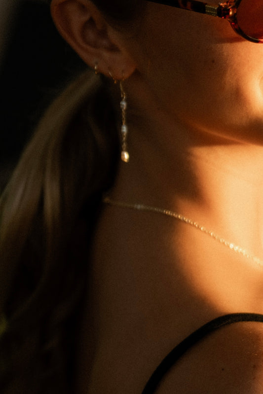 Seamless & dainty pearl earrings