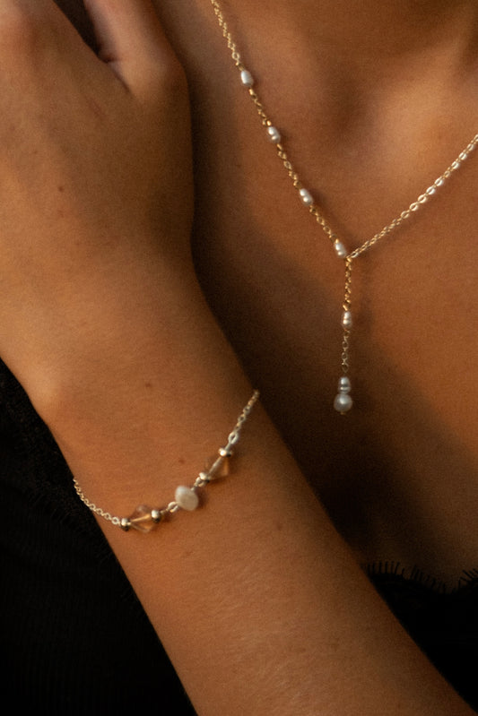 Glowy glass and gold bracelet