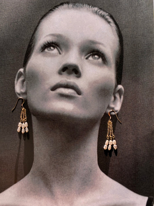 Pearl drops earrings