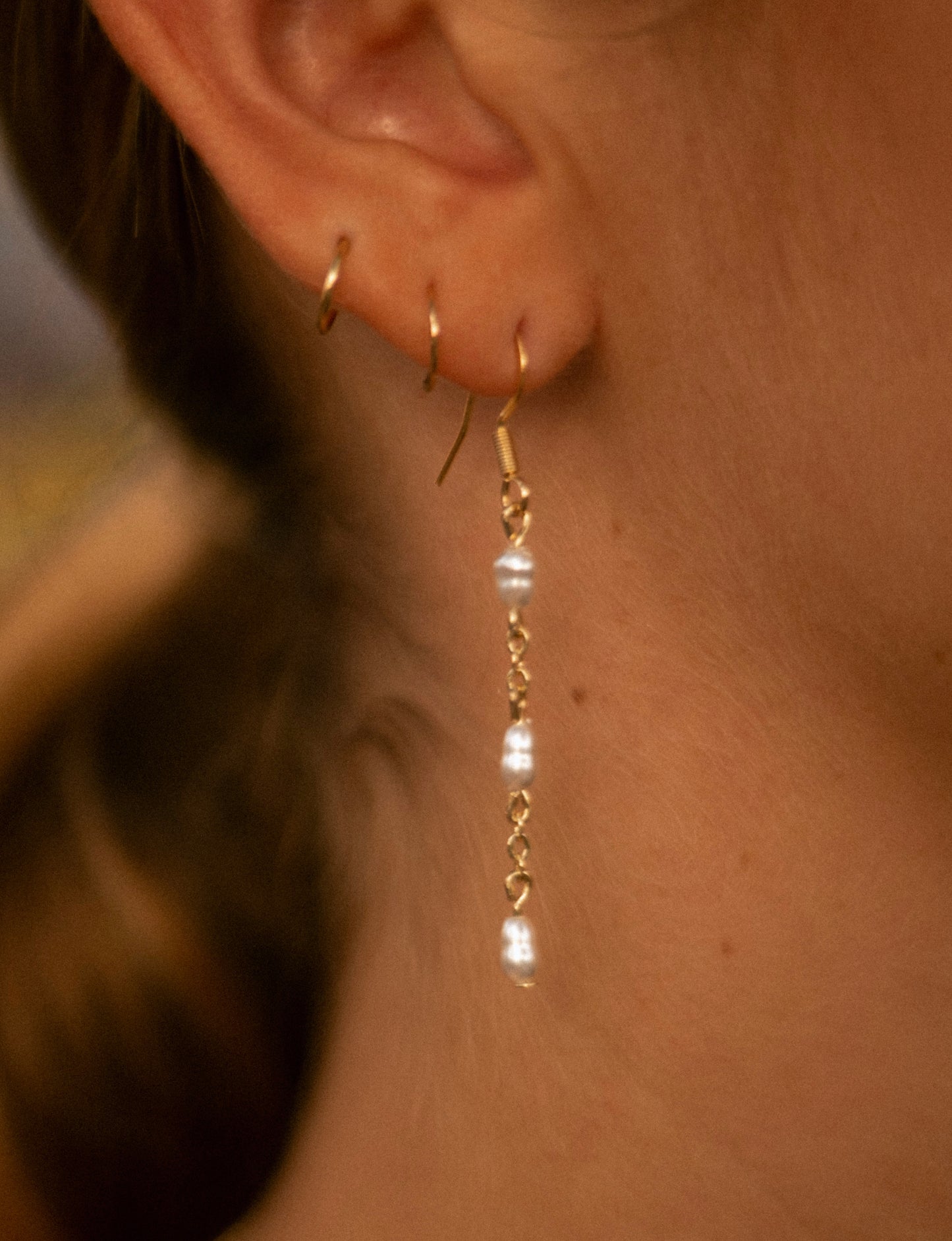 Seamless & dainty pearl earrings