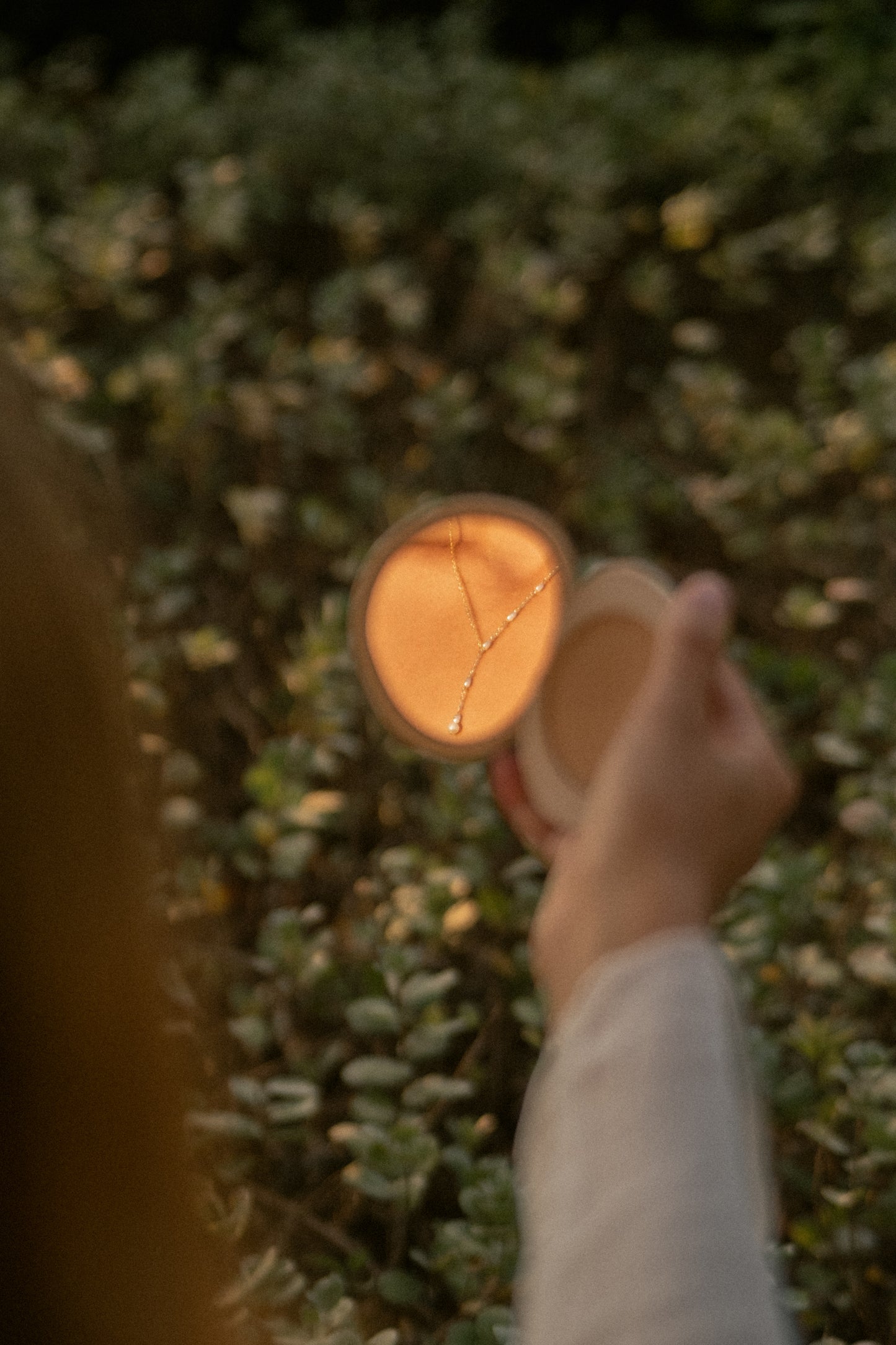 Dainty asymmetrical pearl drop necklace
